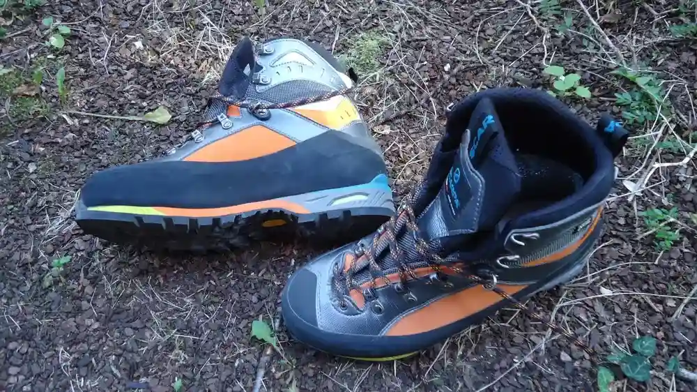 Does Packing Boots with Newspaper Make Them Dry Faster - Top picture showing my mountaineering boots.